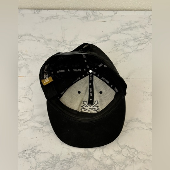 Zoo York Hat Black SnapBack Black Baseball Logo Streetwear Abstract Wide Bill C2 - Picture 7 of 8